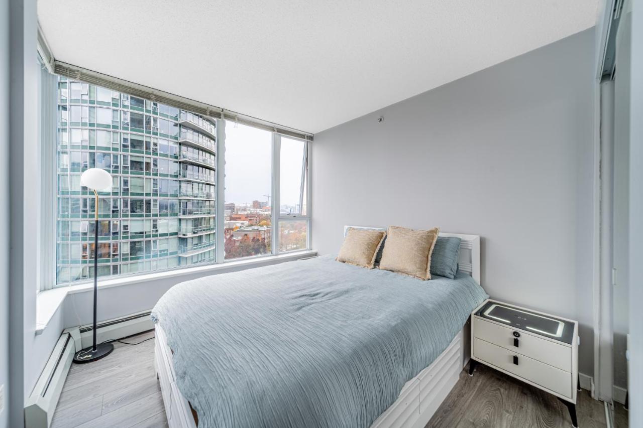 וונקובר Amazing Views ! Leather Furniture ! Cozy Condo! מראה חיצוני תמונה