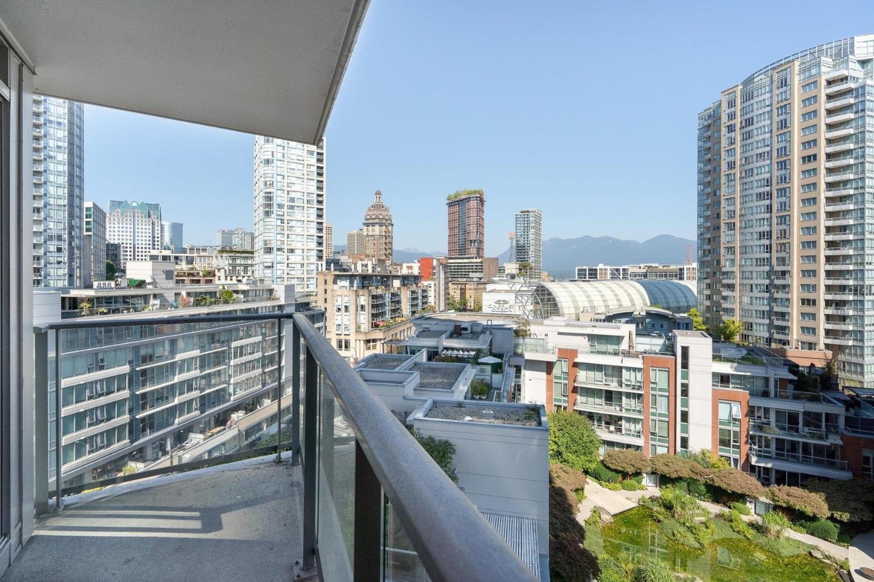 וונקובר Amazing Views ! Leather Furniture ! Cozy Condo! מראה חיצוני תמונה